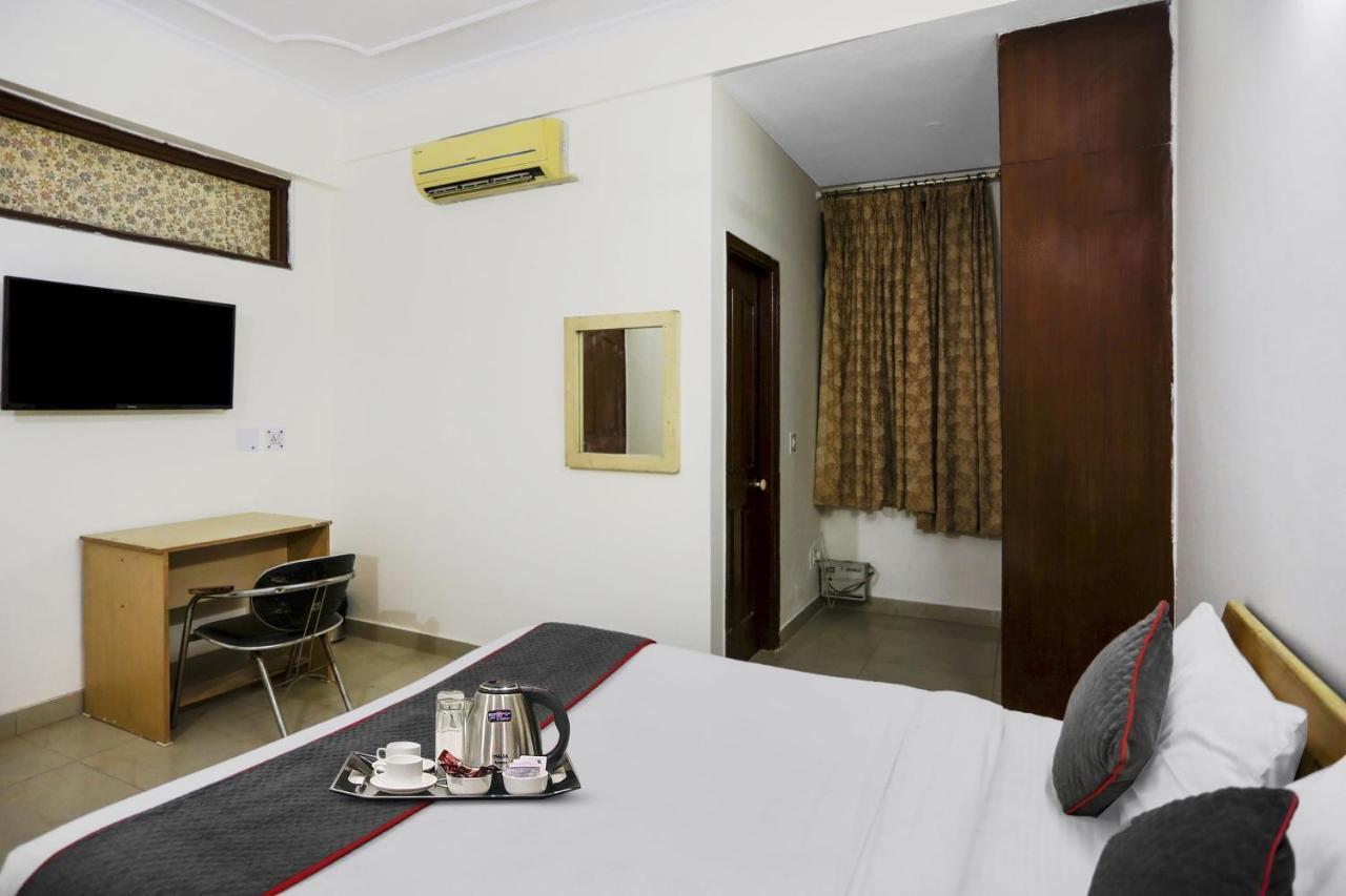 Fabexpress Ap International Hotel Noida Eksteriør billede