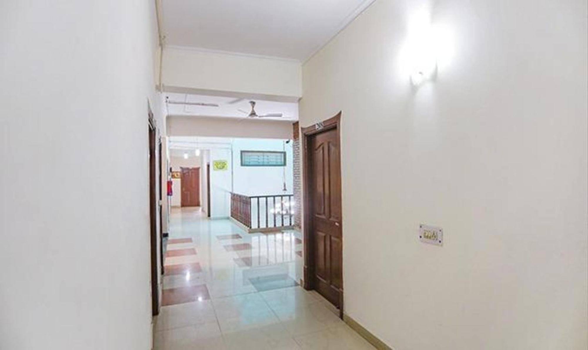 Fabexpress Ap International Hotel Noida Eksteriør billede