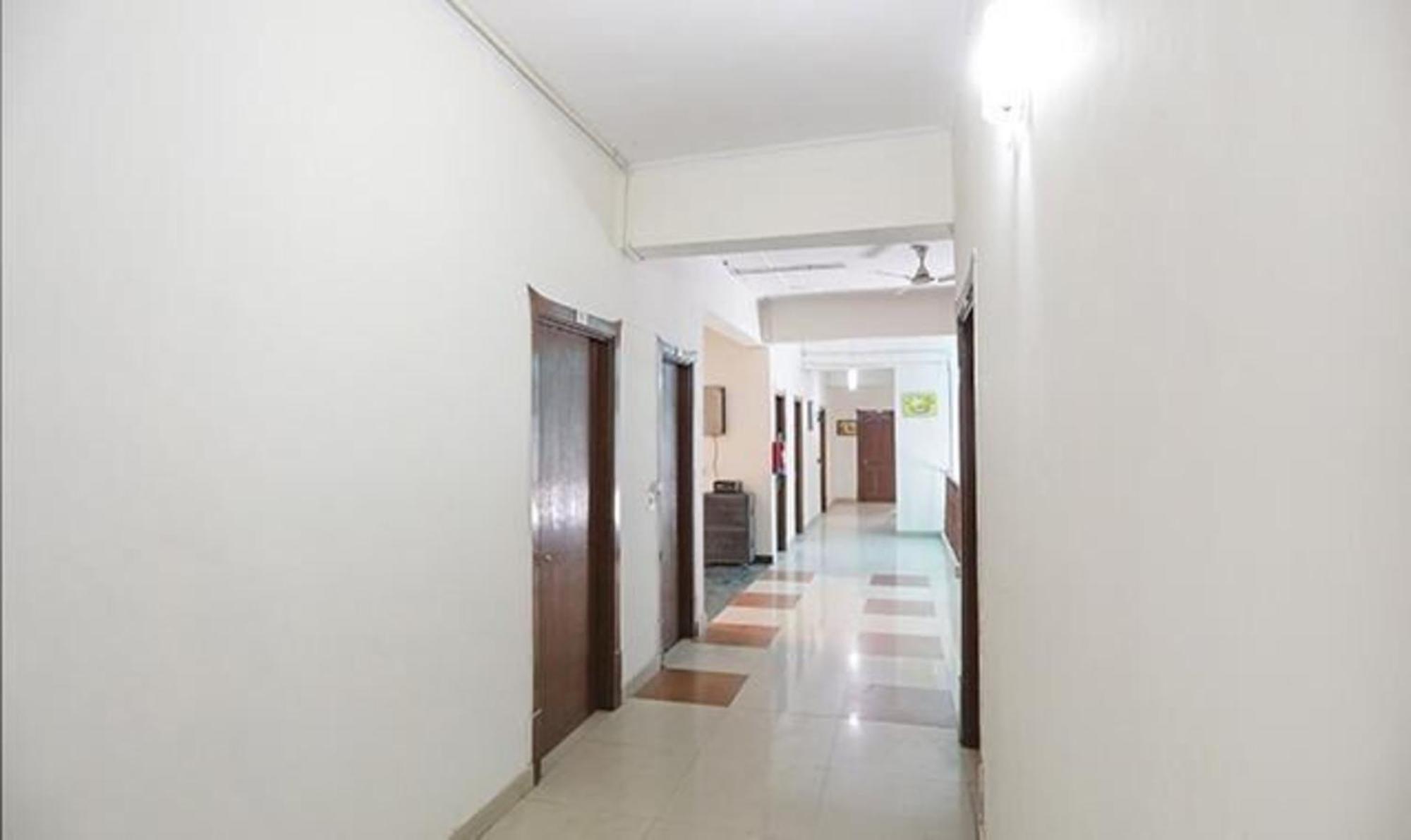 Fabexpress Ap International Hotel Noida Eksteriør billede