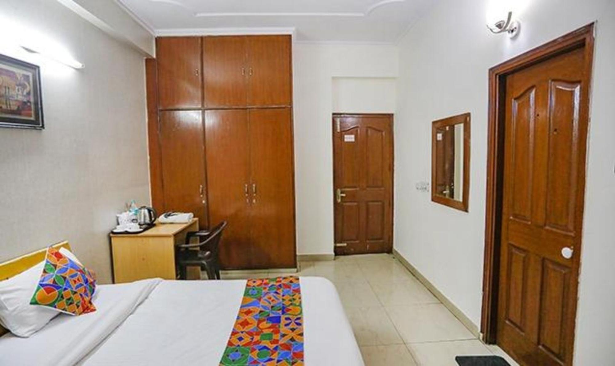 Fabexpress Ap International Hotel Noida Eksteriør billede