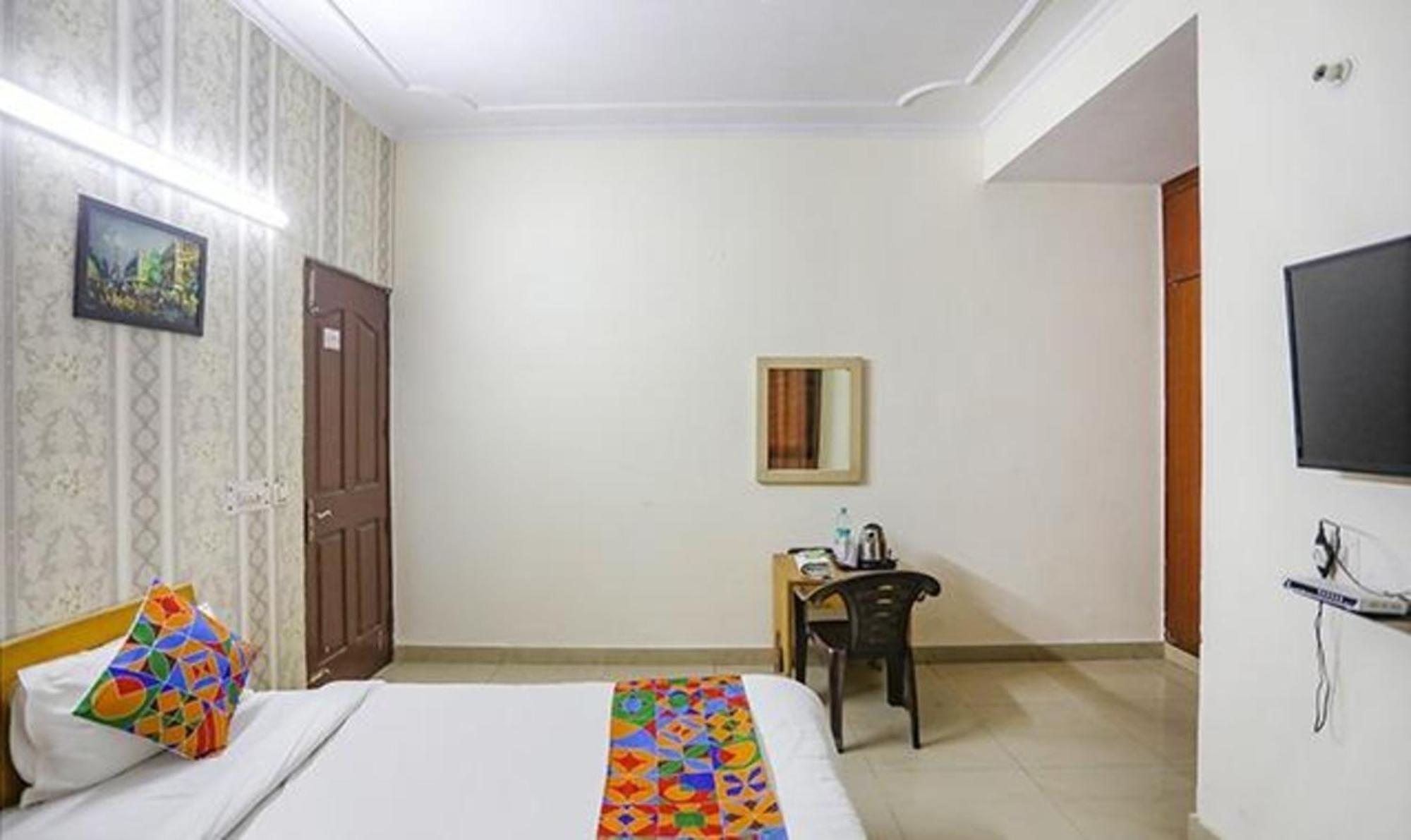 Fabexpress Ap International Hotel Noida Eksteriør billede