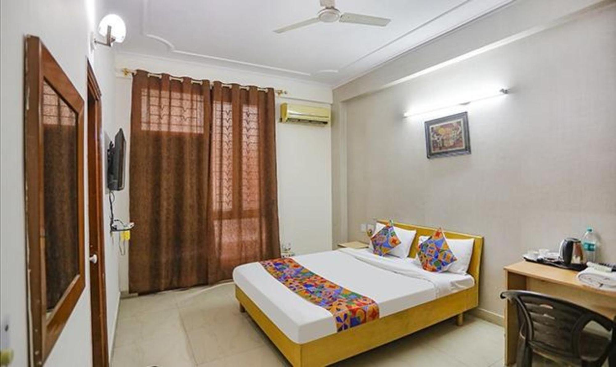 Fabexpress Ap International Hotel Noida Eksteriør billede