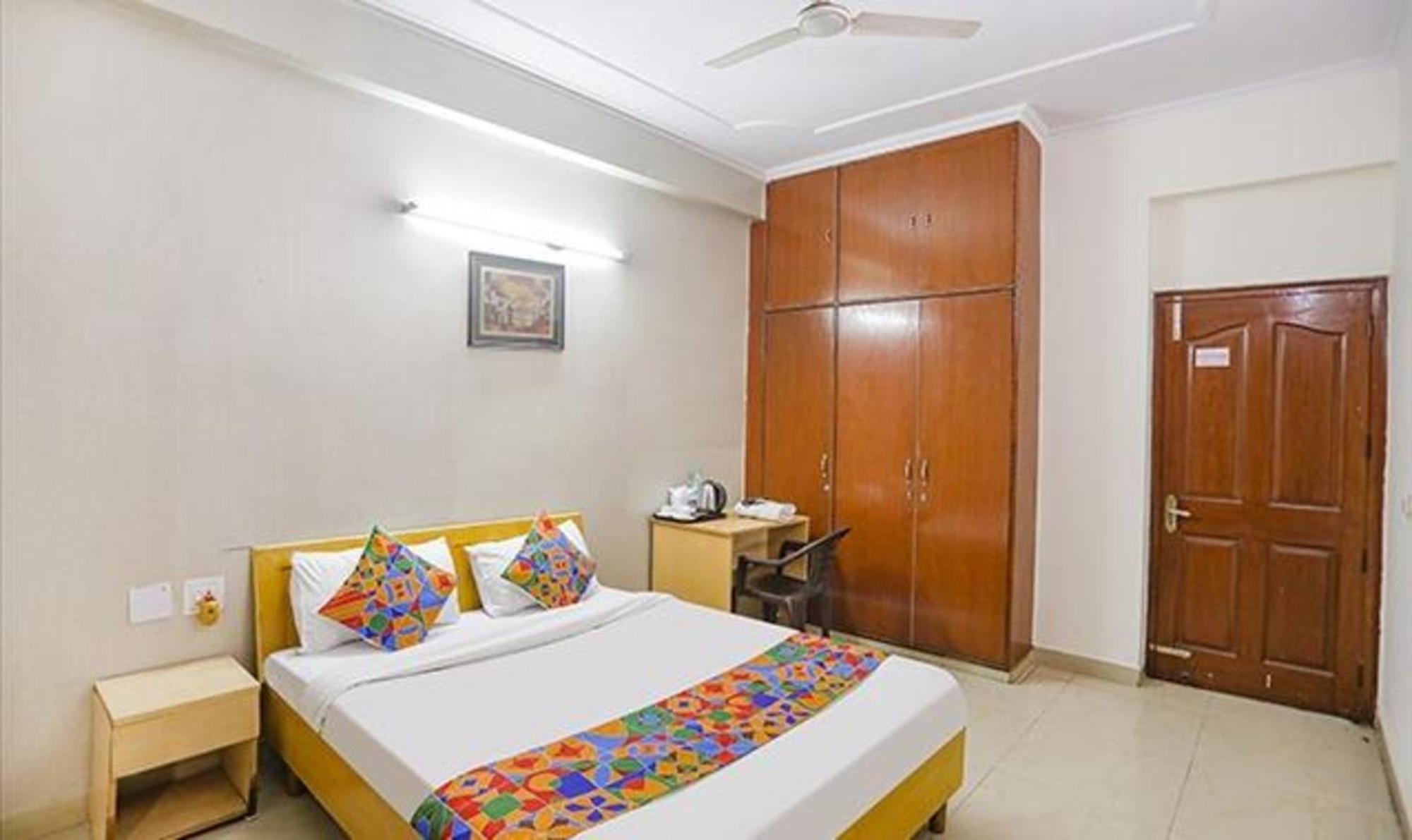 Fabexpress Ap International Hotel Noida Eksteriør billede