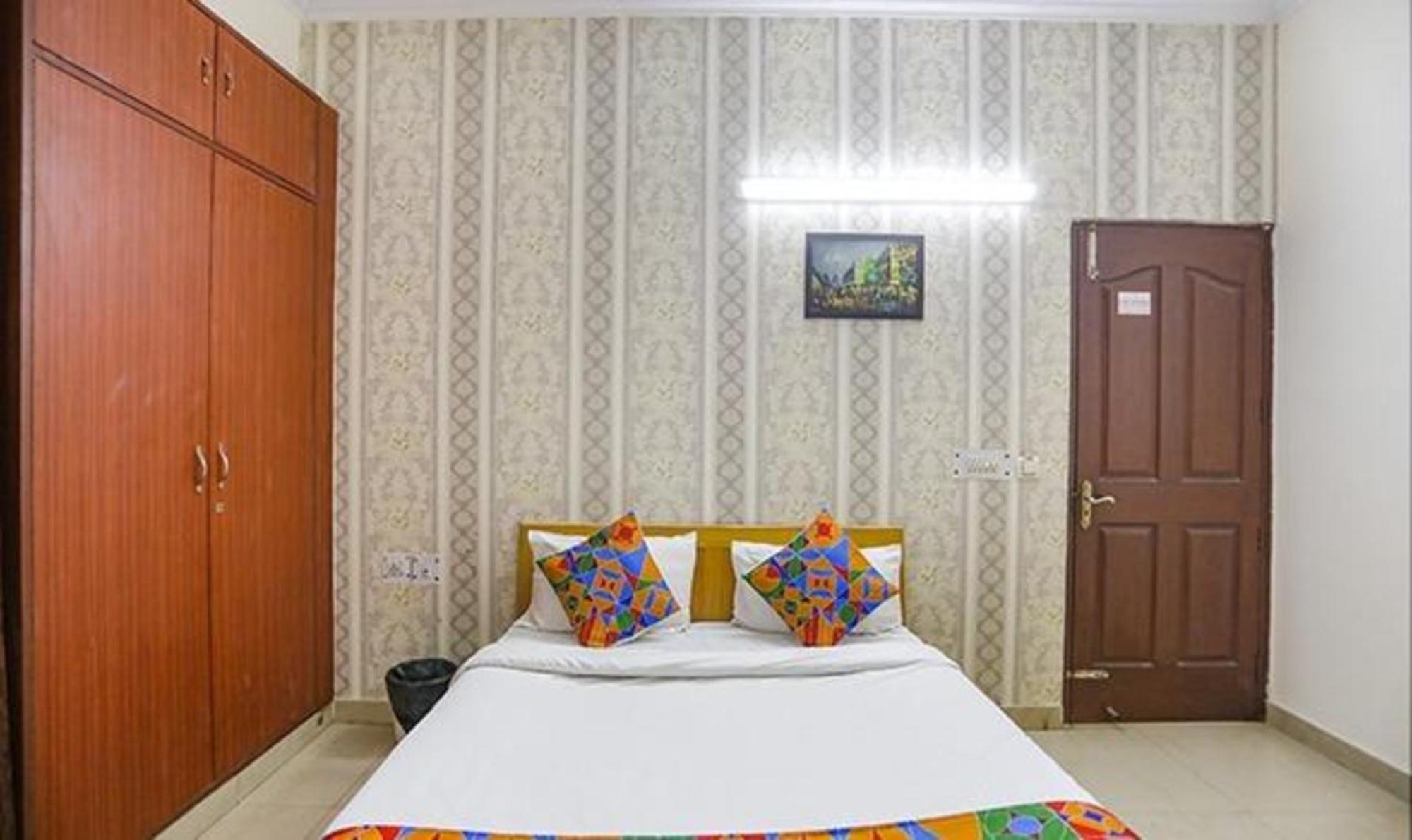 Fabexpress Ap International Hotel Noida Eksteriør billede
