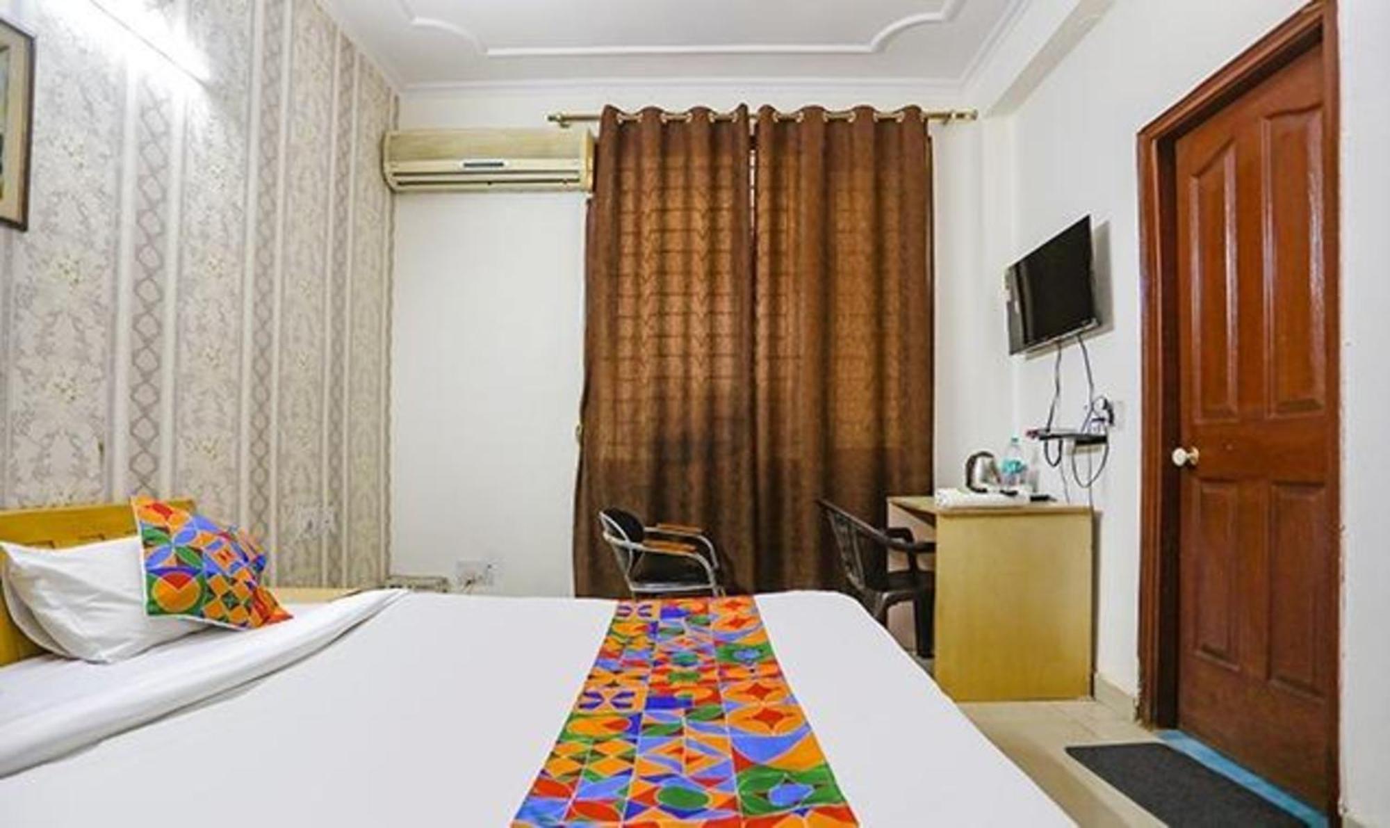 Fabexpress Ap International Hotel Noida Eksteriør billede